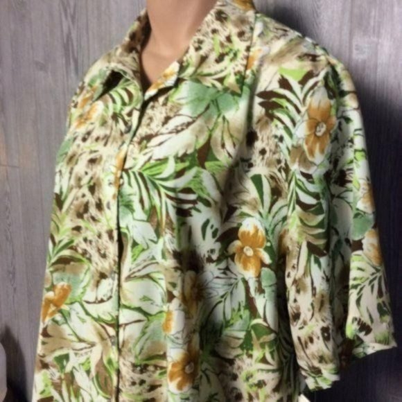 NWT Jordan Floral Button Down Top PLUS SIZE 24 - Picture 3 of 5